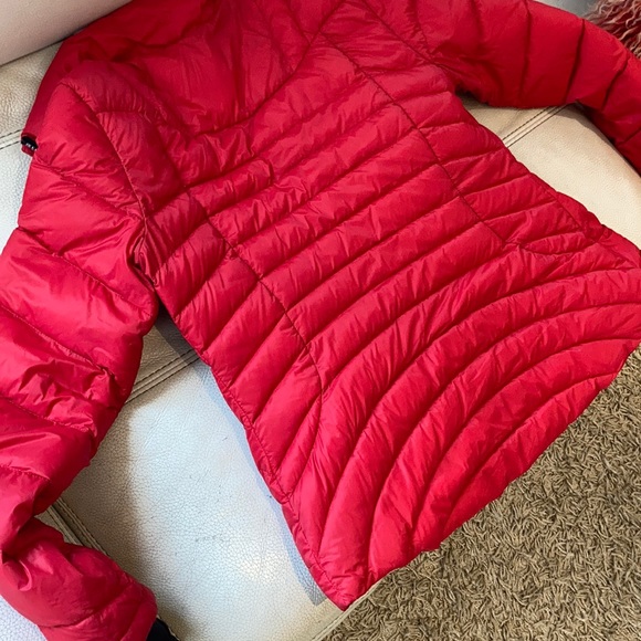 Halifax Traders red packable coat - Picture 4 of 4